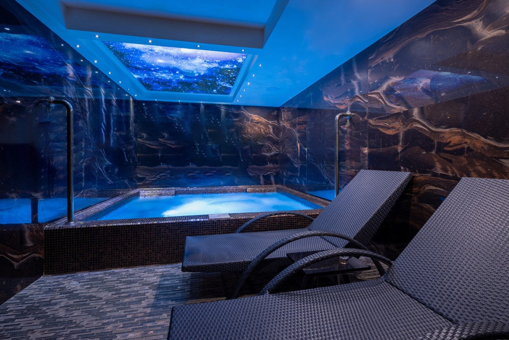 8 Starry Sky Ceiling Ideas for Bedrooms, Theaters & More